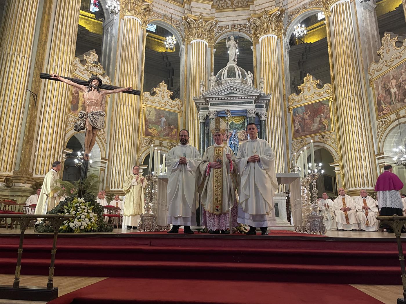 Ordenación sacerdotal de Antonio del Río y José Ignacio Postigo en la Catedral de Málaga // E. LLAMAS