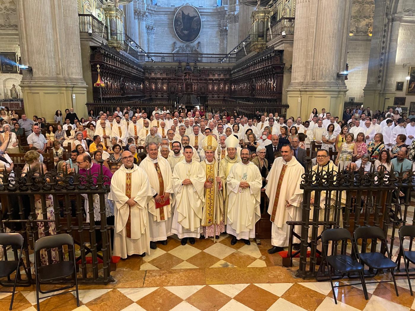 Mons. Catalá: «Es más importante vivir como presbítero que actuar como presbítero»
