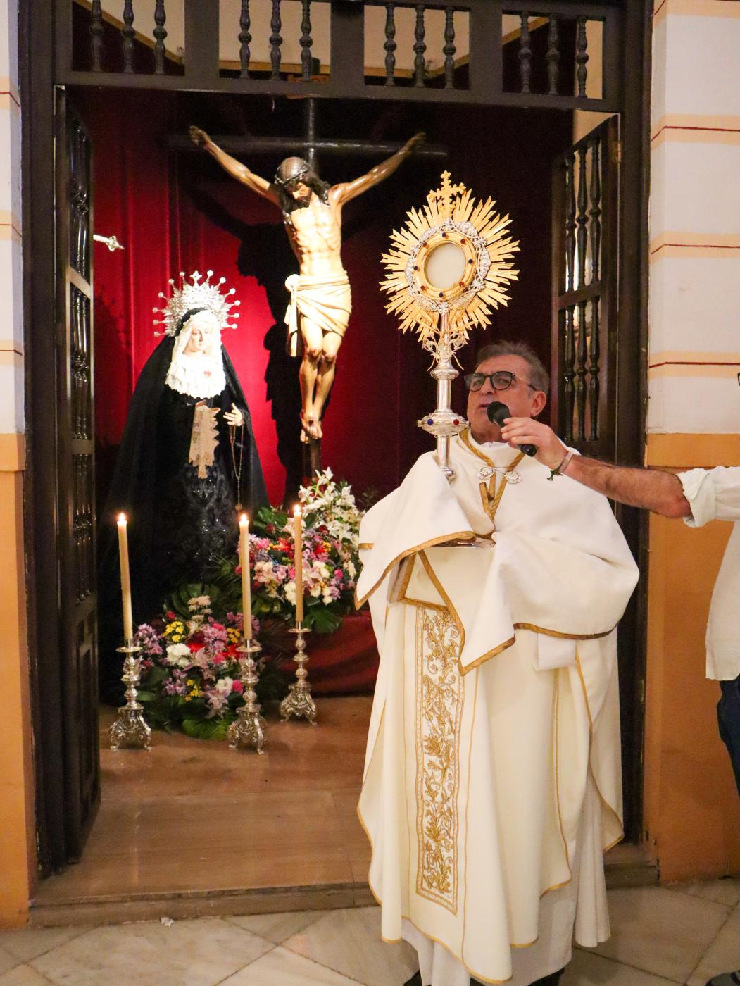 «Me llaman feligresa “todoterreno” y así es, dispuesta para lo que se necesite»