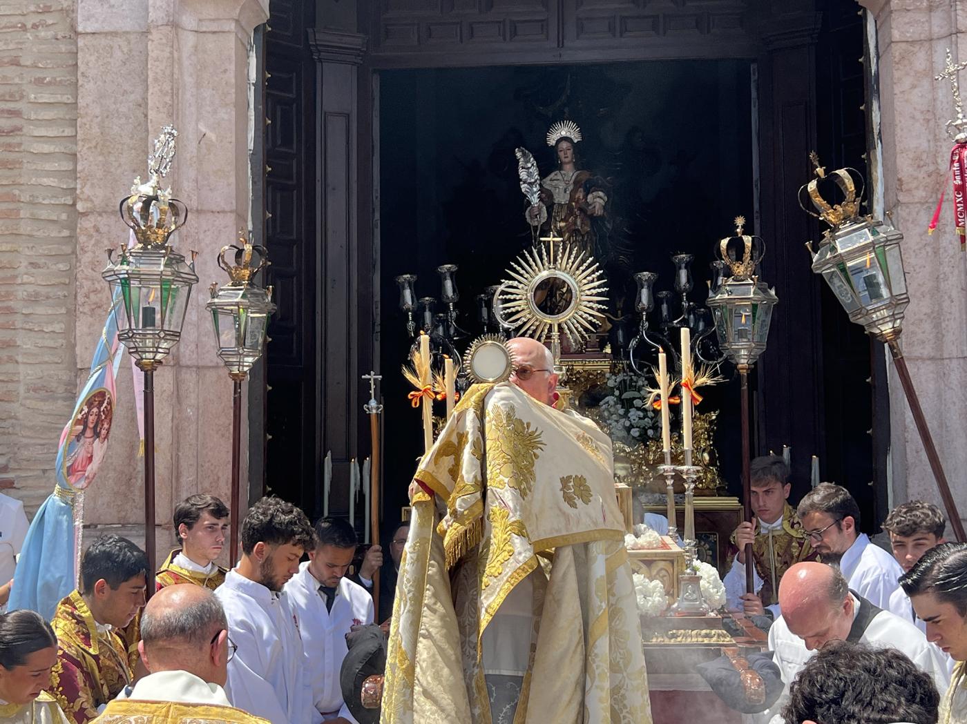 Las parroquias de San Pedro y Santiago recuperan la Octava del Corpus en Antequera