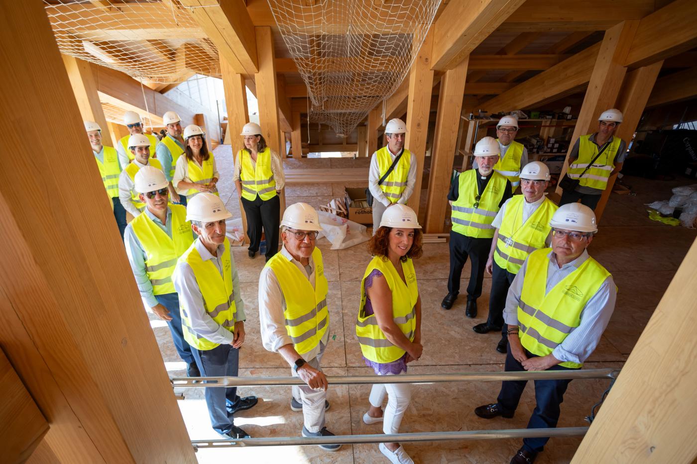 Diputación y Fundación Unicaja visitan las obras de las cubiertas de la Catedral