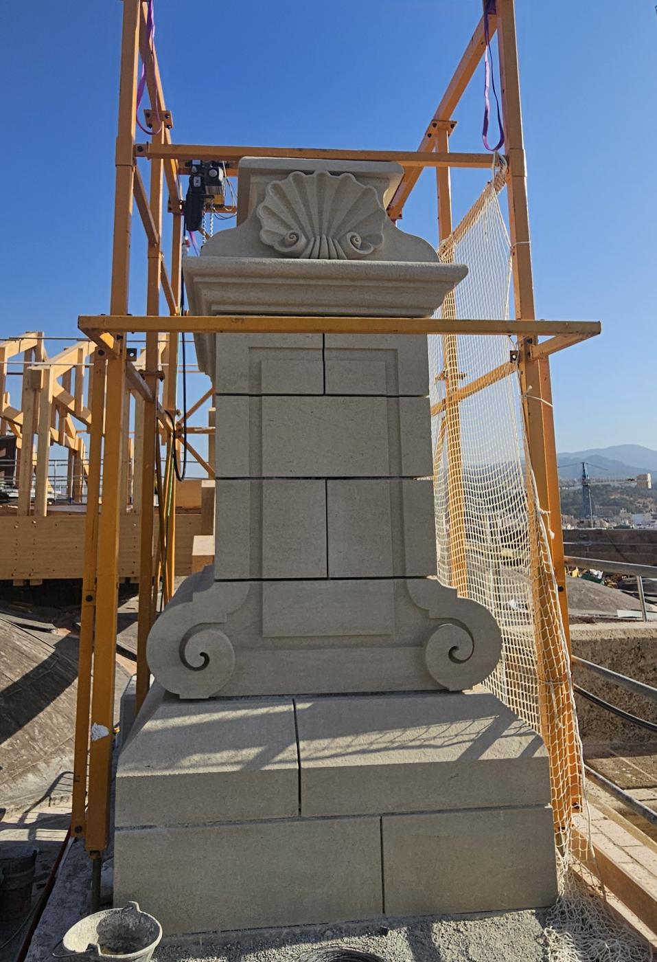 Trabajadores en las cubiertas de la Catedral
