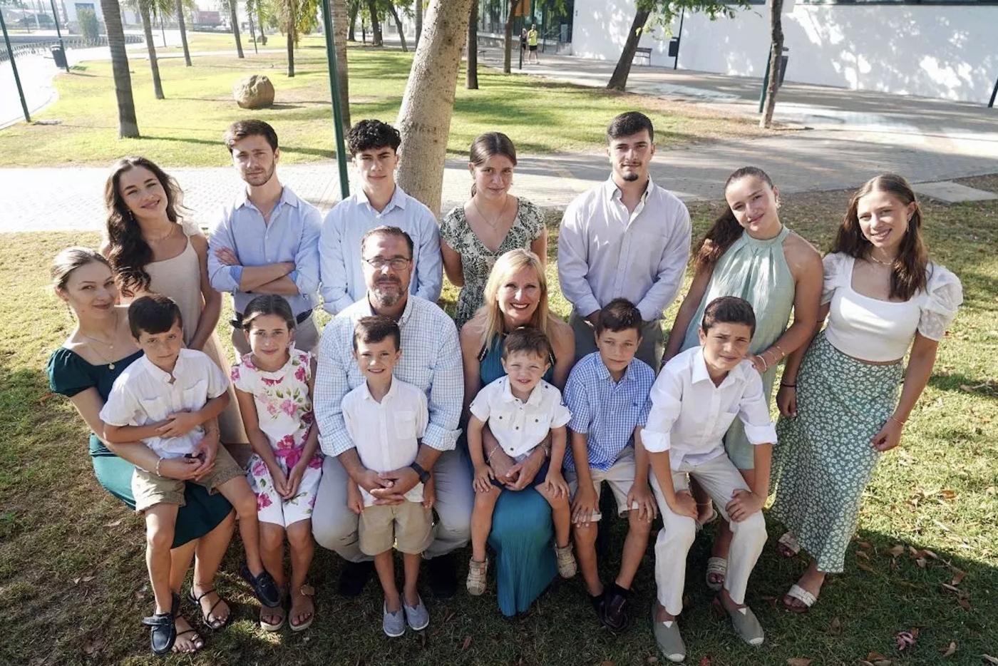 La gran familia de Málaga que evangeliza con 14 hijos en Dinamarca