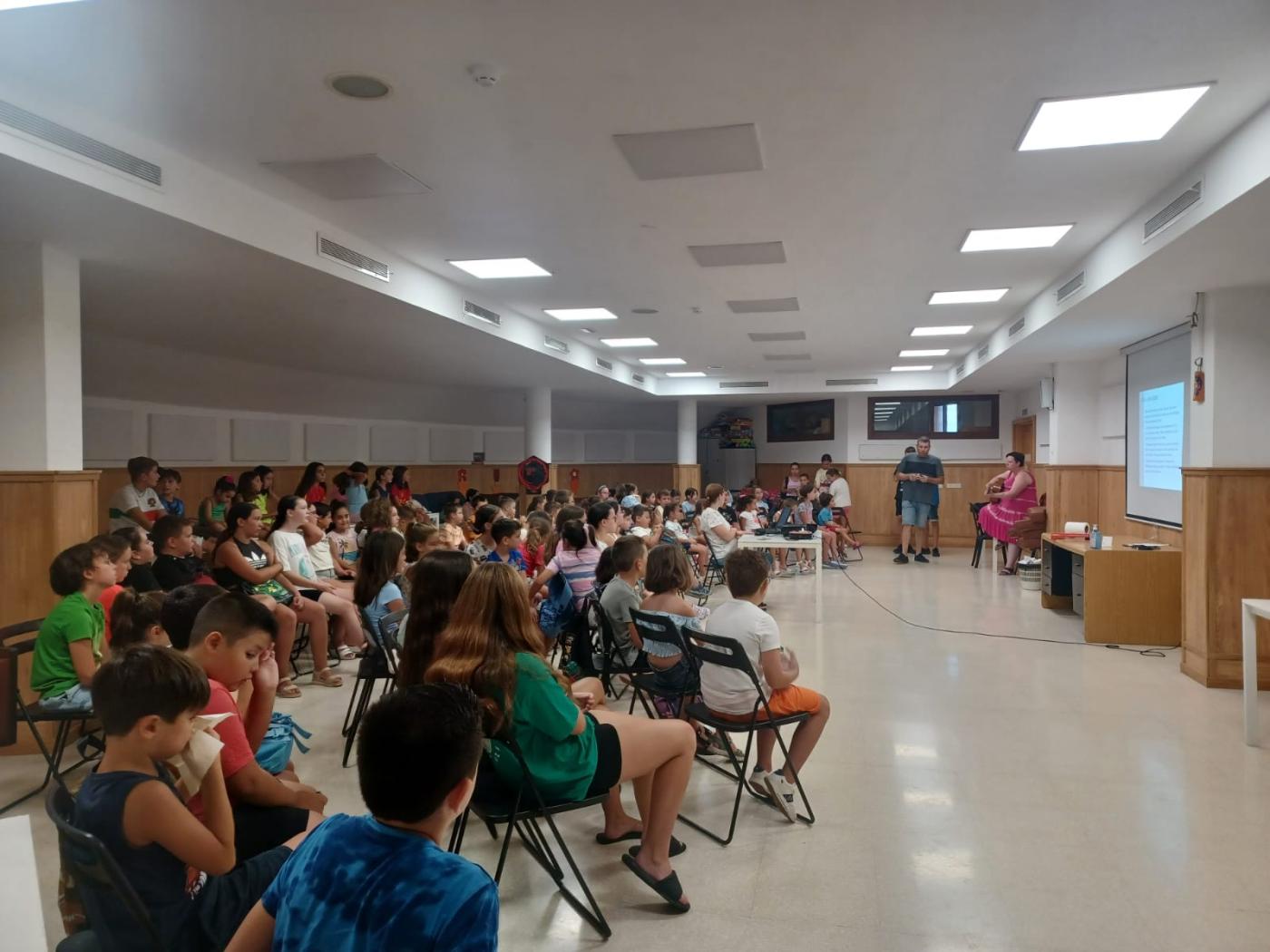 La parroquia de Estación de Cártama vive el verano en profundidad