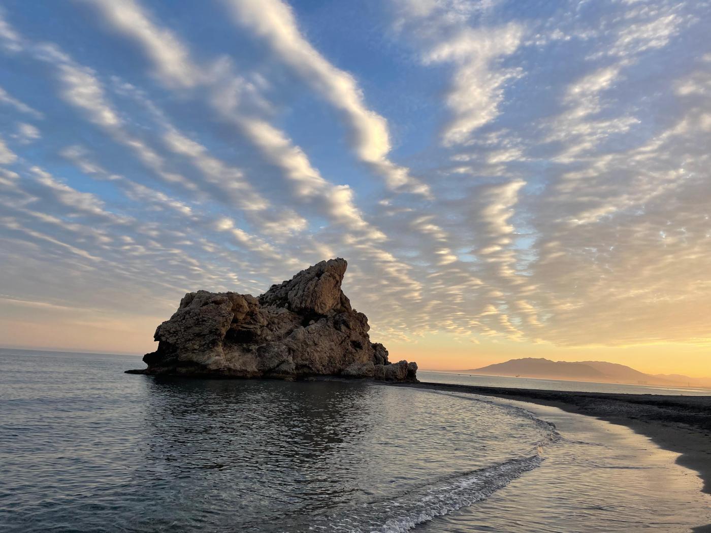 María Vidal: «La playa no es lugar para mirar el móvil, sino el mar»
