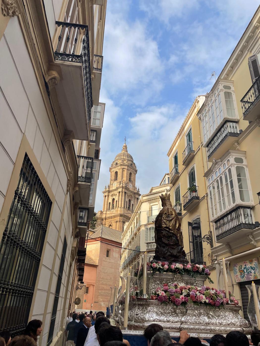 Los predicadores de la novena a la Patrona y un nuevo libro sobre transhumanismo, en Iglesia Noticia