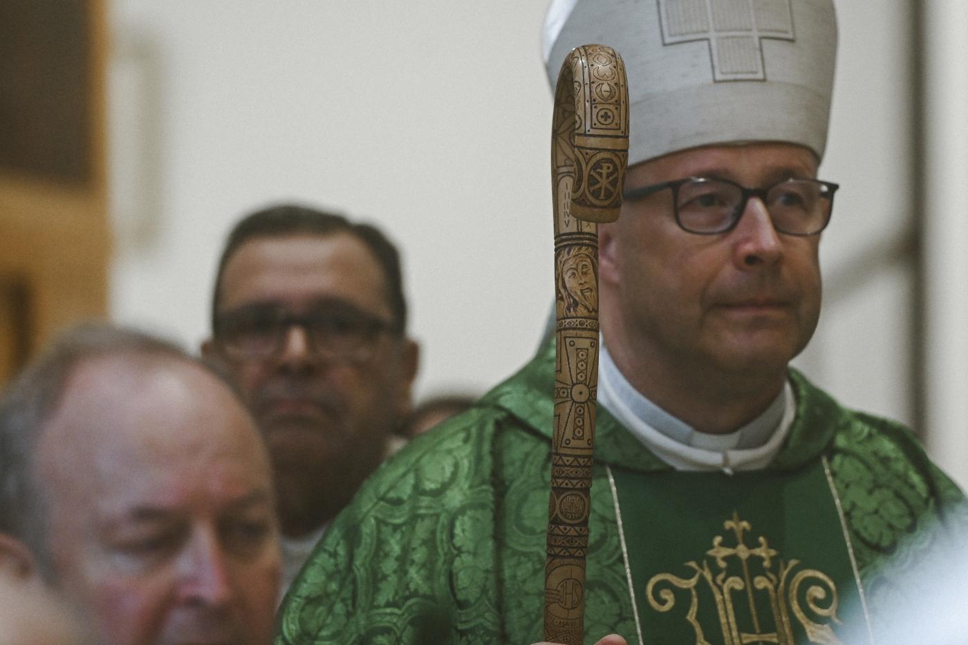 El báculo de D. José Antonio «no es solo una insignia episcopal, sino casi como una reliquia»