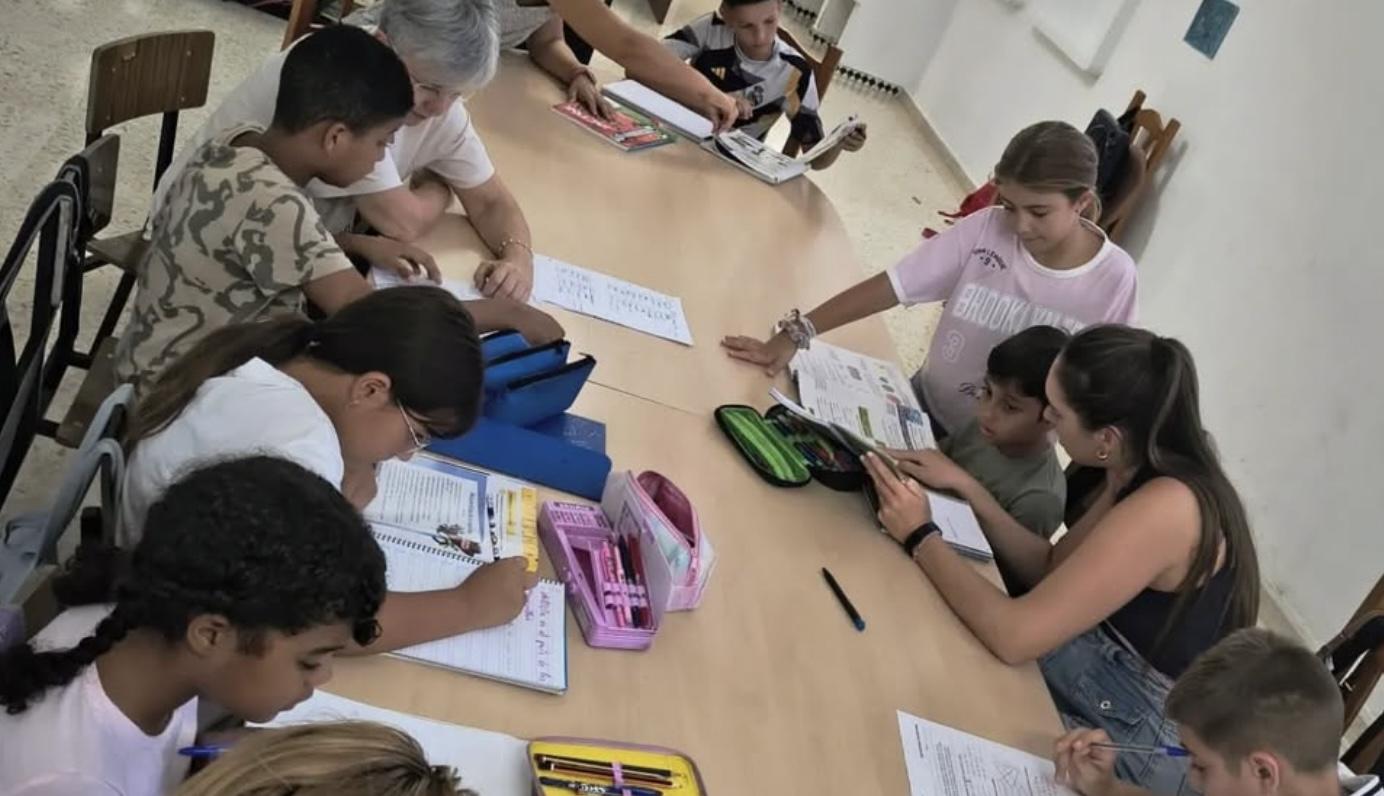 Pastoral Gitana y la unidad pastoral de El Buen Pastor y Divina Pastora ofrecen clases de refuerzo escolar