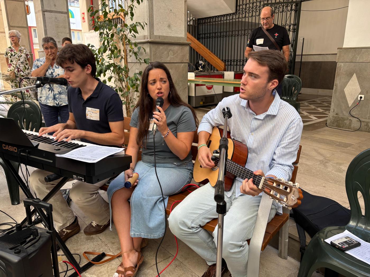Testimonio y música en el Encuentro Diocesano Misionero