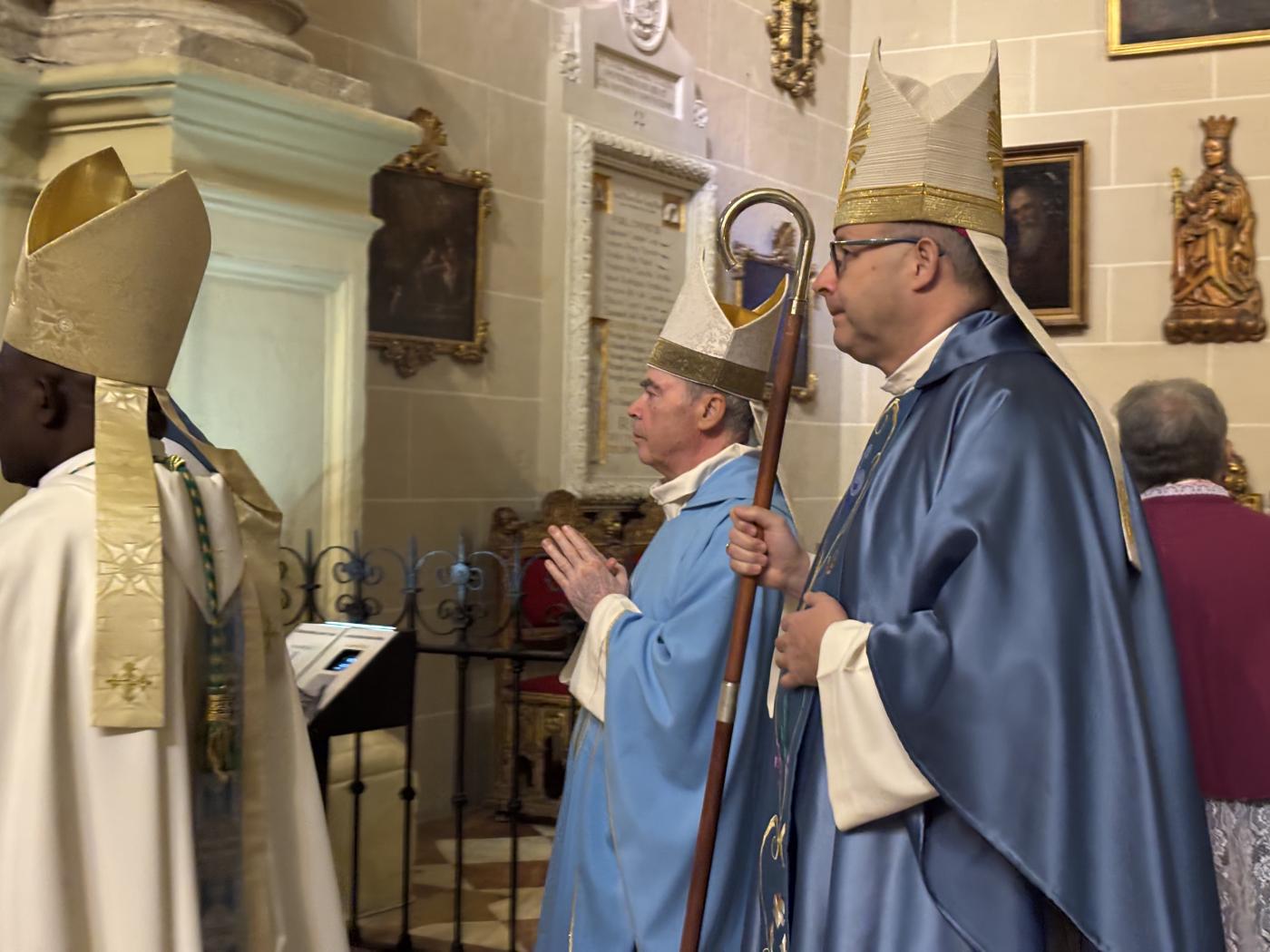 «Estos ministerios son una llamada a vivir con mayor intensidad vuestra relación con Cristo Palabra y Cristo Eucaristía»