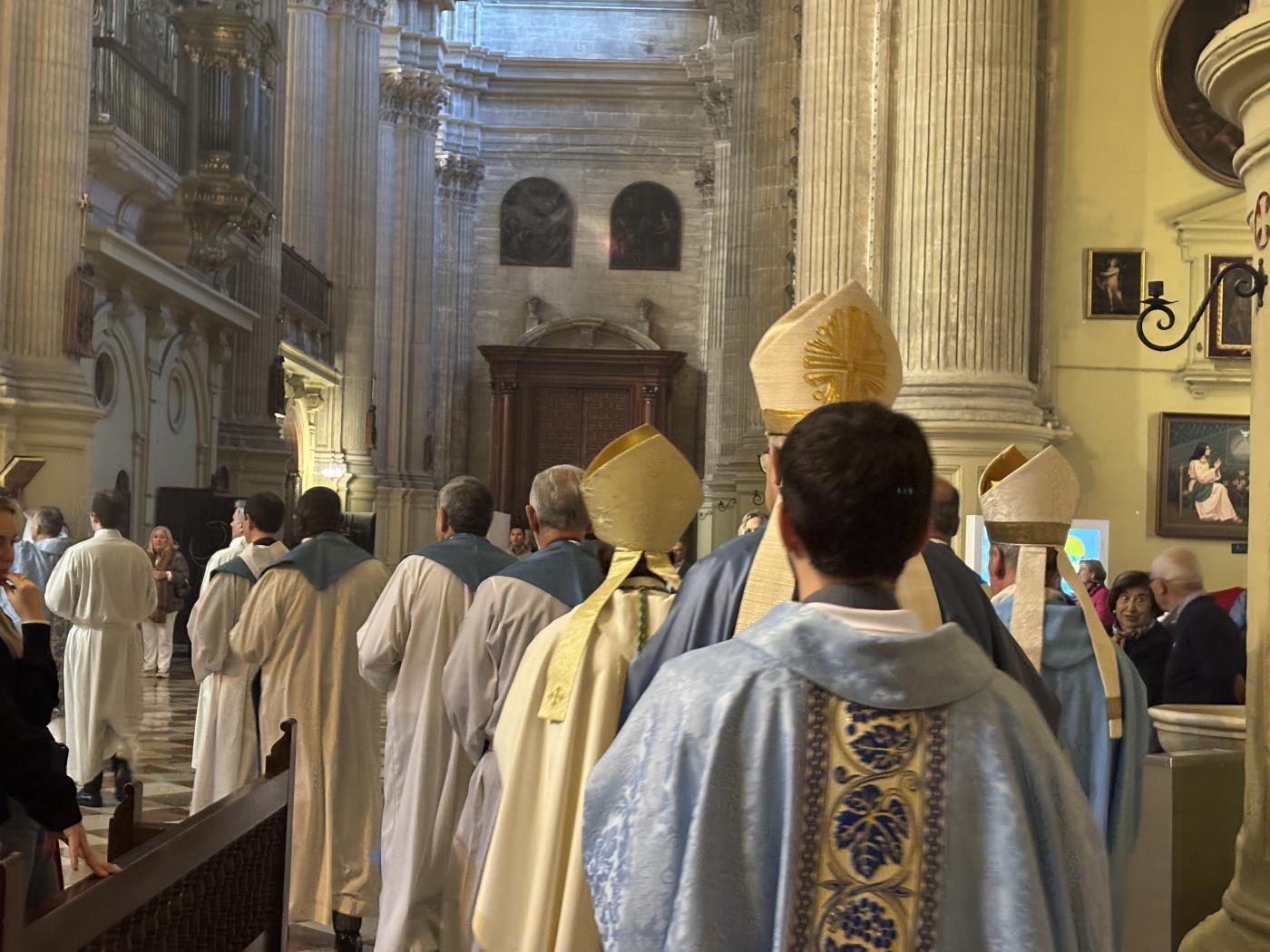 «Estos ministerios son una llamada a vivir con mayor intensidad vuestra relación con Cristo Palabra y Cristo Eucaristía»