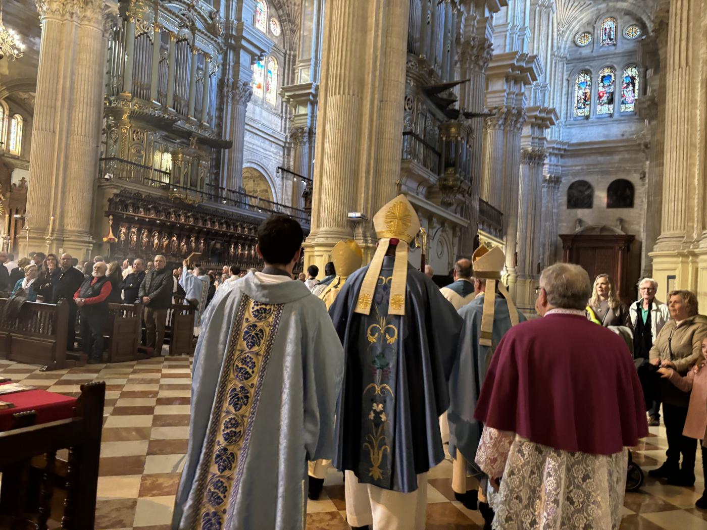 «Estos ministerios son una llamada a vivir con mayor intensidad vuestra relación con Cristo Palabra y Cristo Eucaristía»