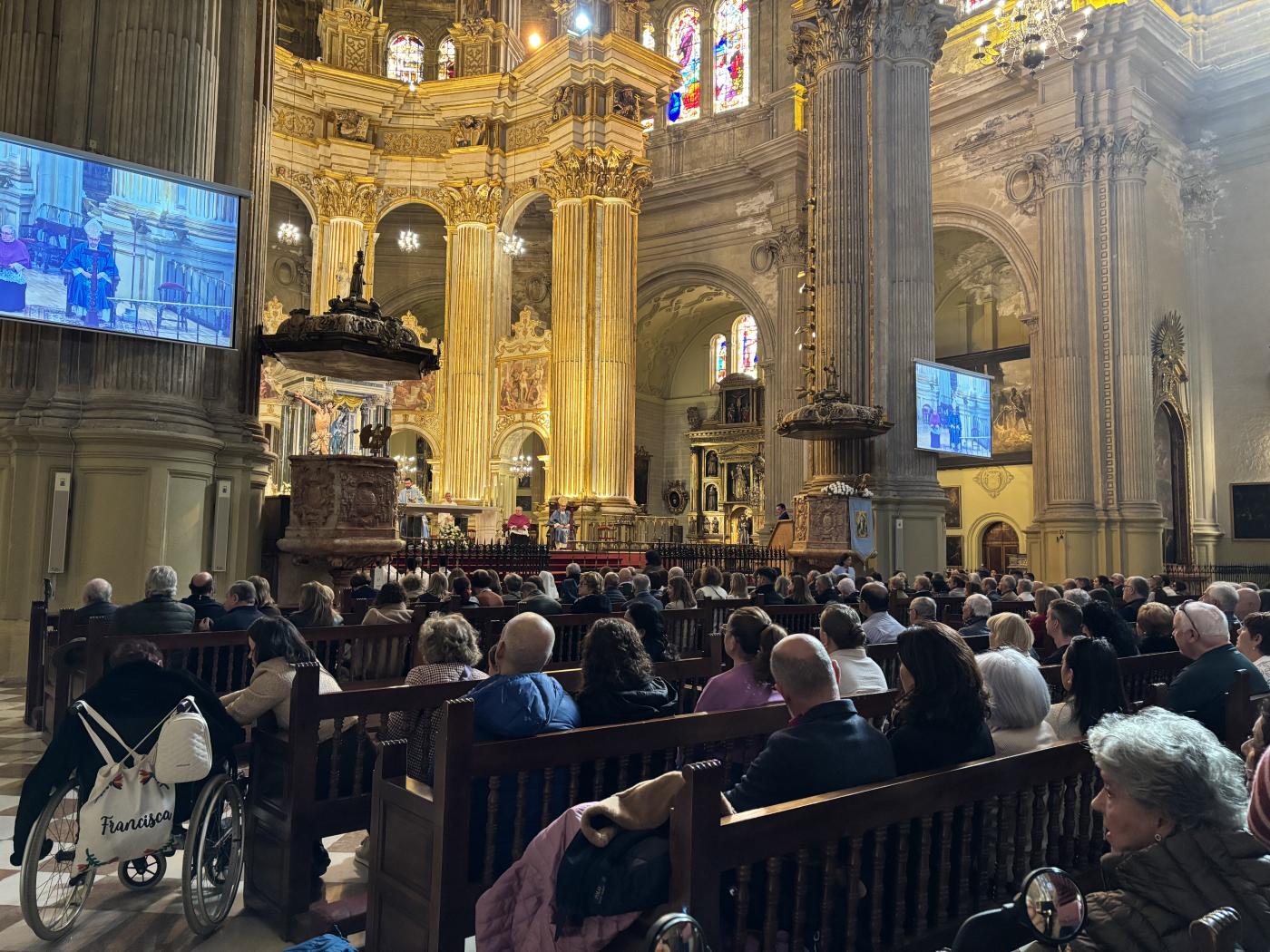 «Estos ministerios son una llamada a vivir con mayor intensidad vuestra relación con Cristo Palabra y Cristo Eucaristía»
