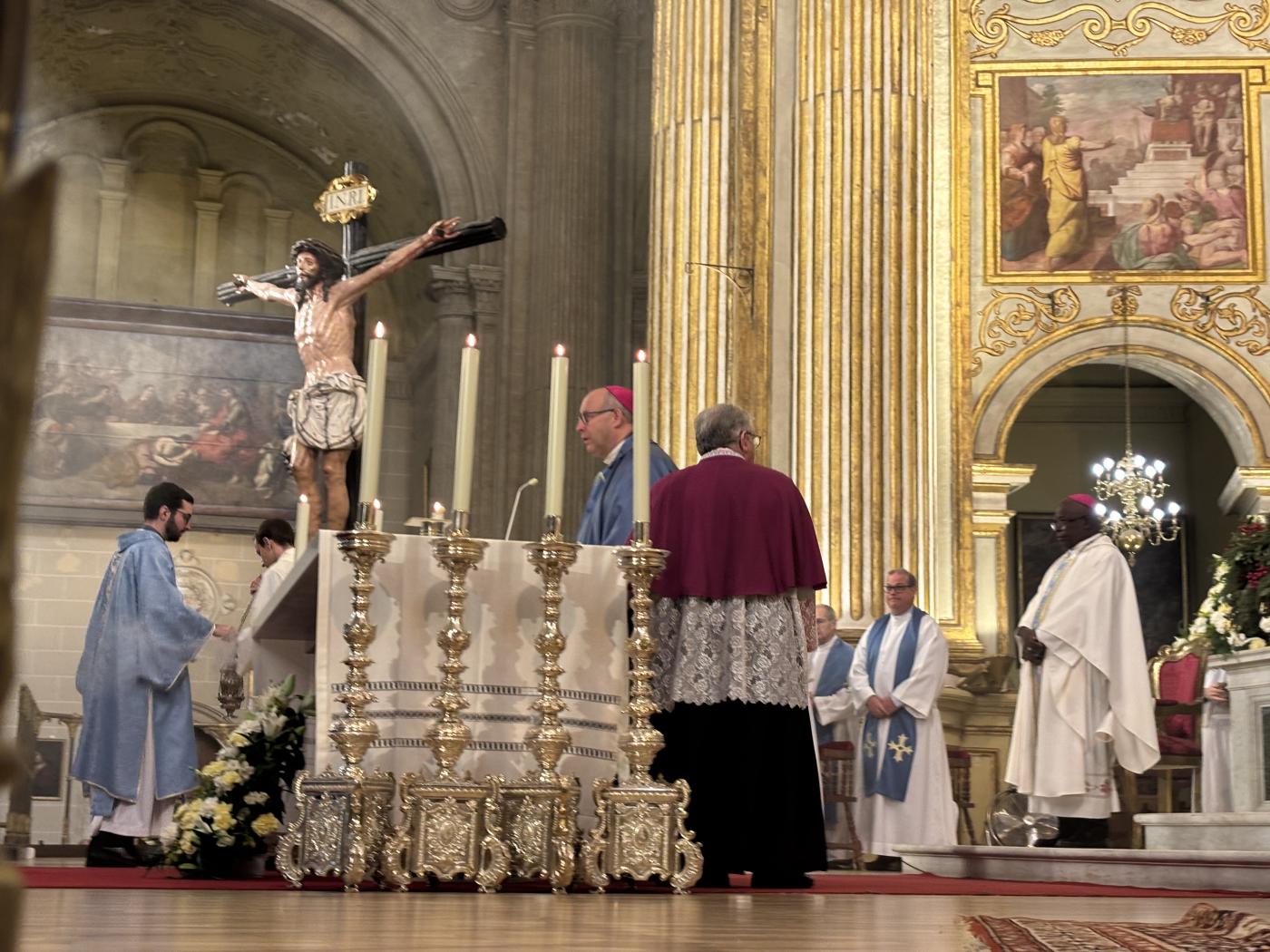 «Estos ministerios son una llamada a vivir con mayor intensidad vuestra relación con Cristo Palabra y Cristo Eucaristía»