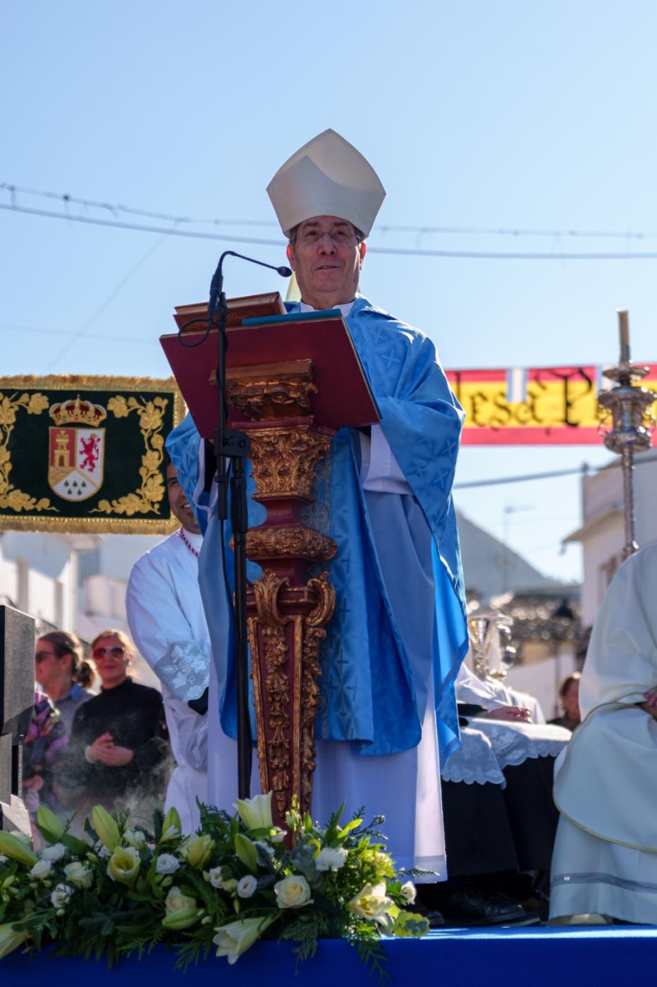 Pizarra vive un día histórico con la bendición del monumento del Triunfo a la Virgen de la Fuensanta 