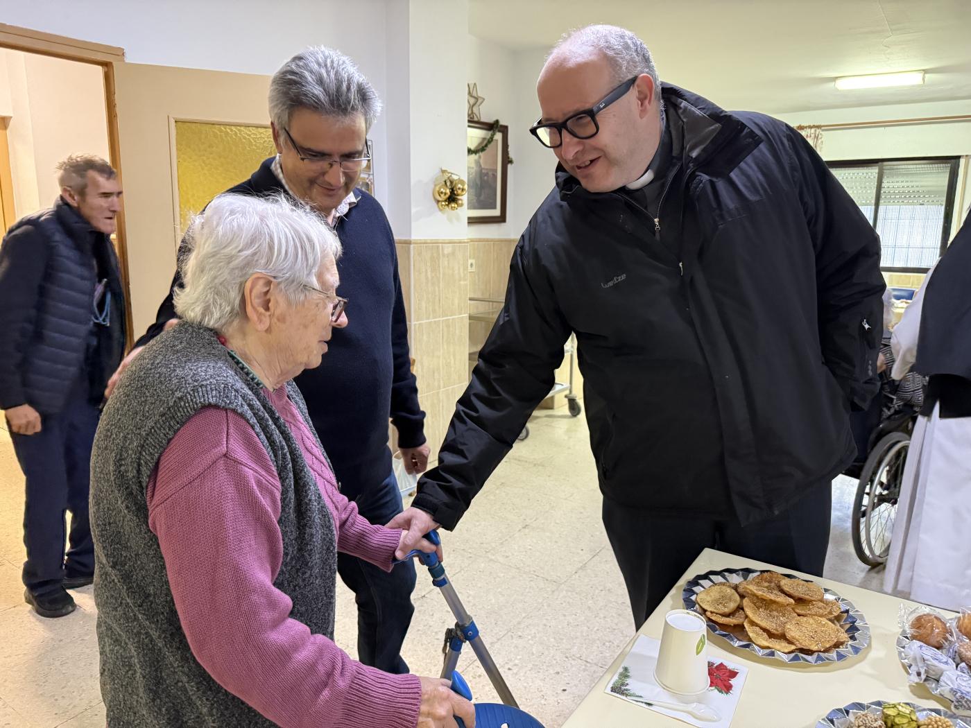 El Cotolengo recibe la visita del Obispo de Málaga en el Día de la Virgen de la Esperanza