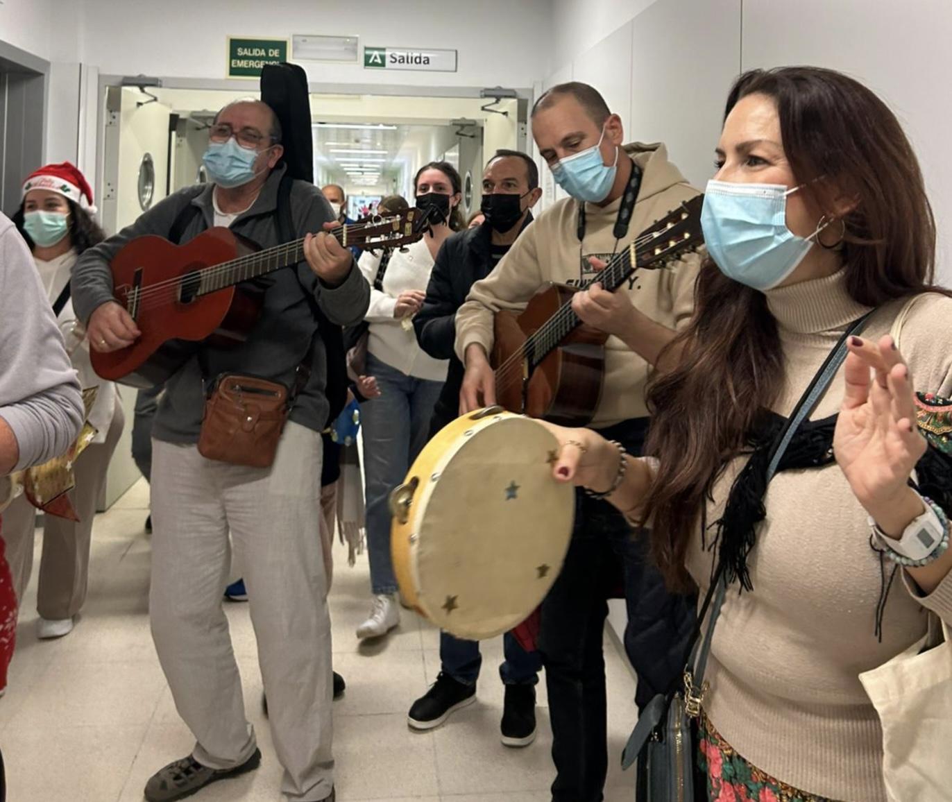El MAC alegra la Navidad a los pacientes del hospital Clínico