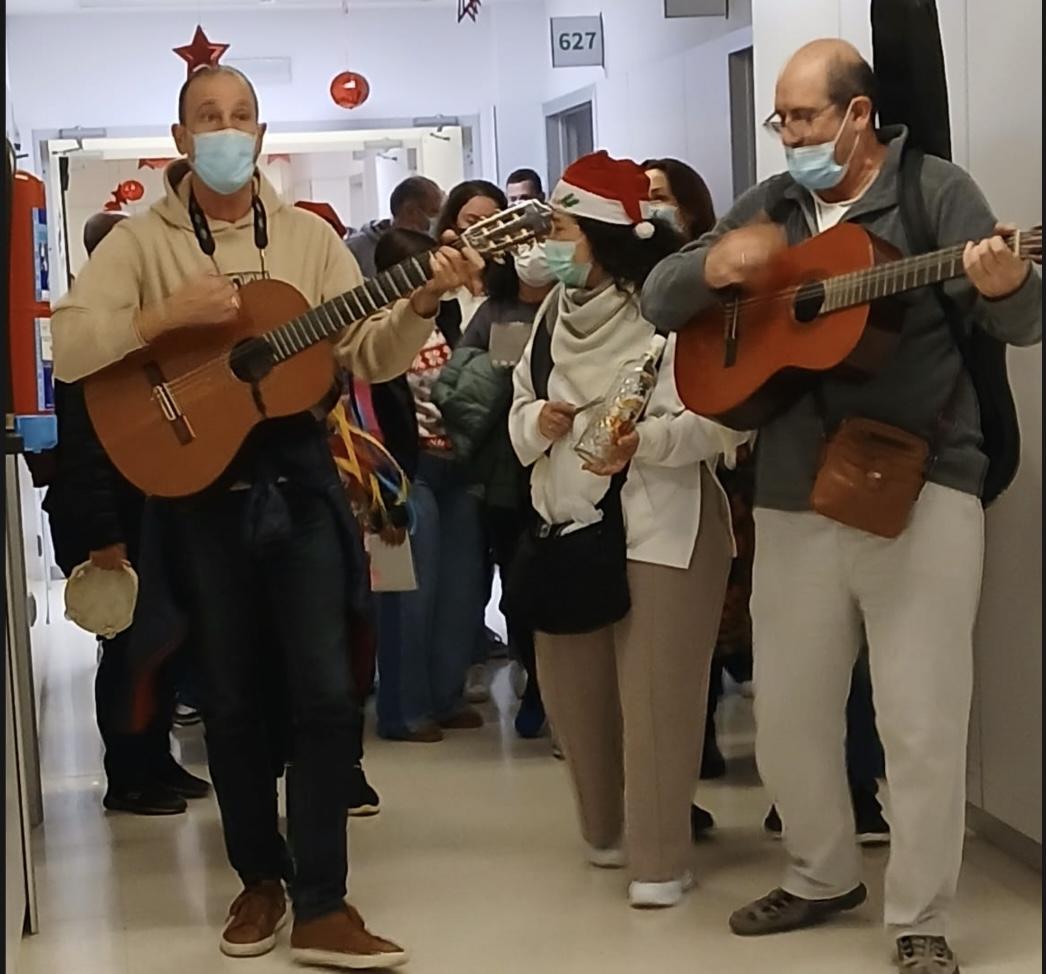 El MAC alegra la Navidad a los pacientes del hospital Clínico
