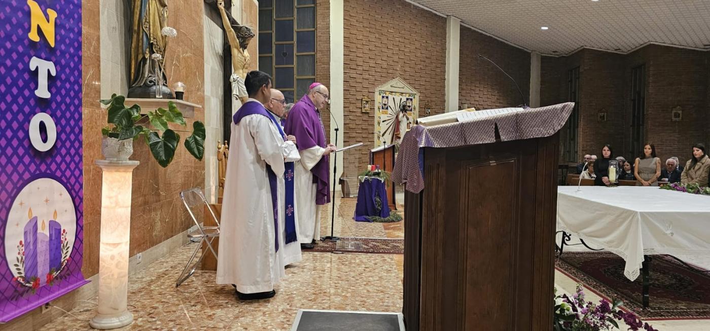 Confirmaciones y visita episcopal a la comunidad dehoniana en San Antonio de Padua