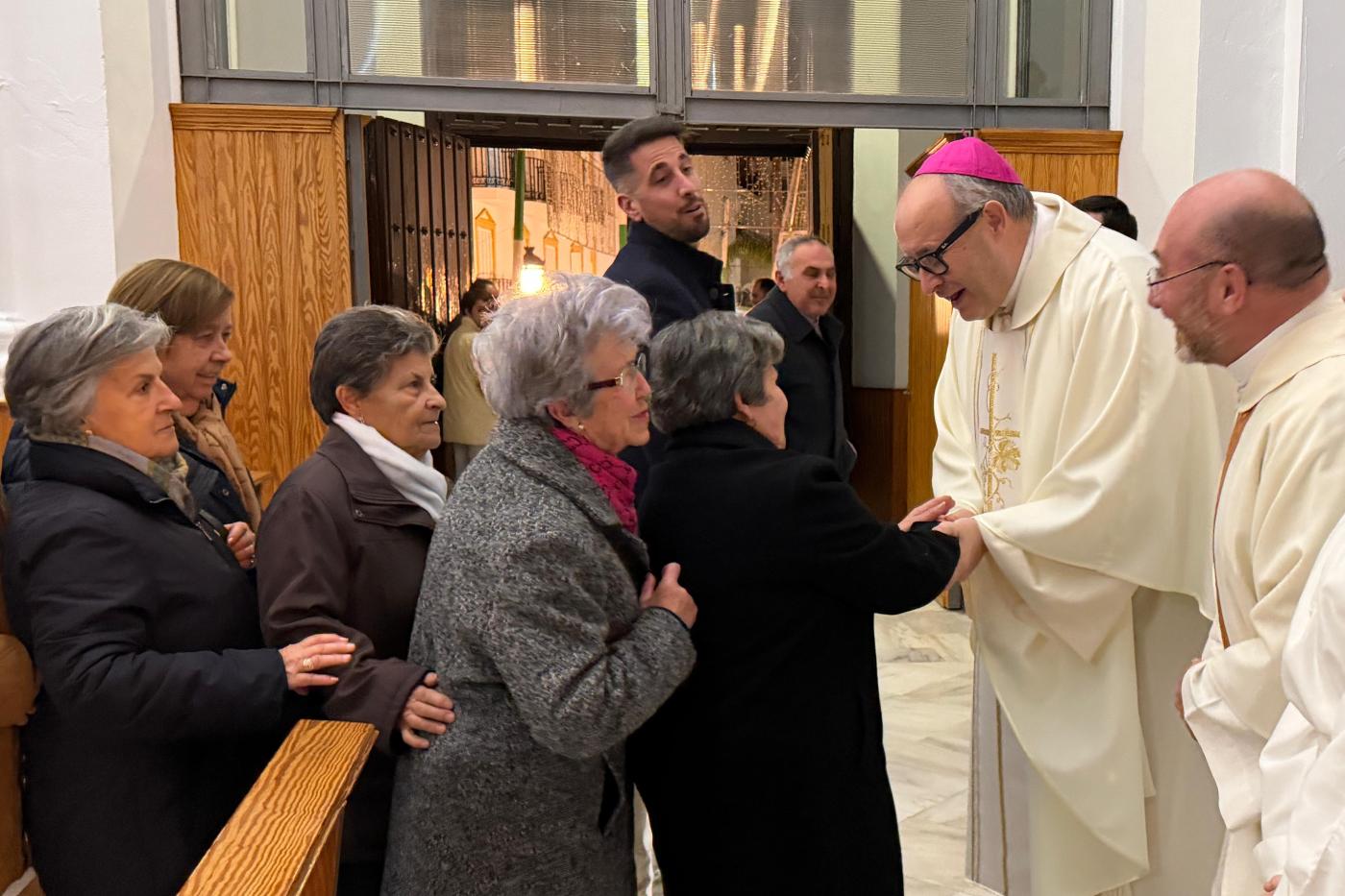 El Obispo reza junto a la comunidad de Alhaurín el Grande golpeada por varios trágicos sucesos