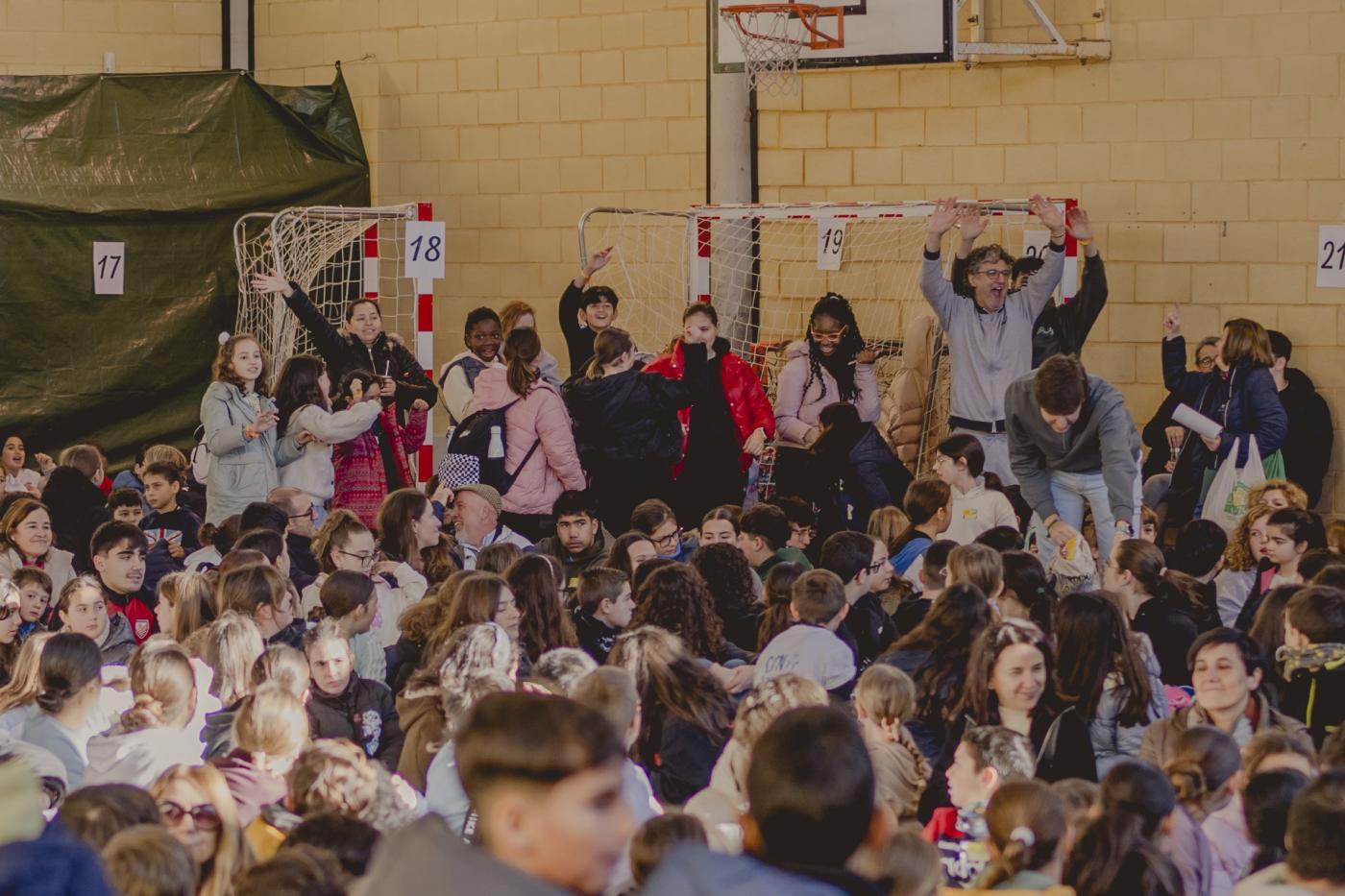 Más de 700 niños y adolescentes compartieron talentos