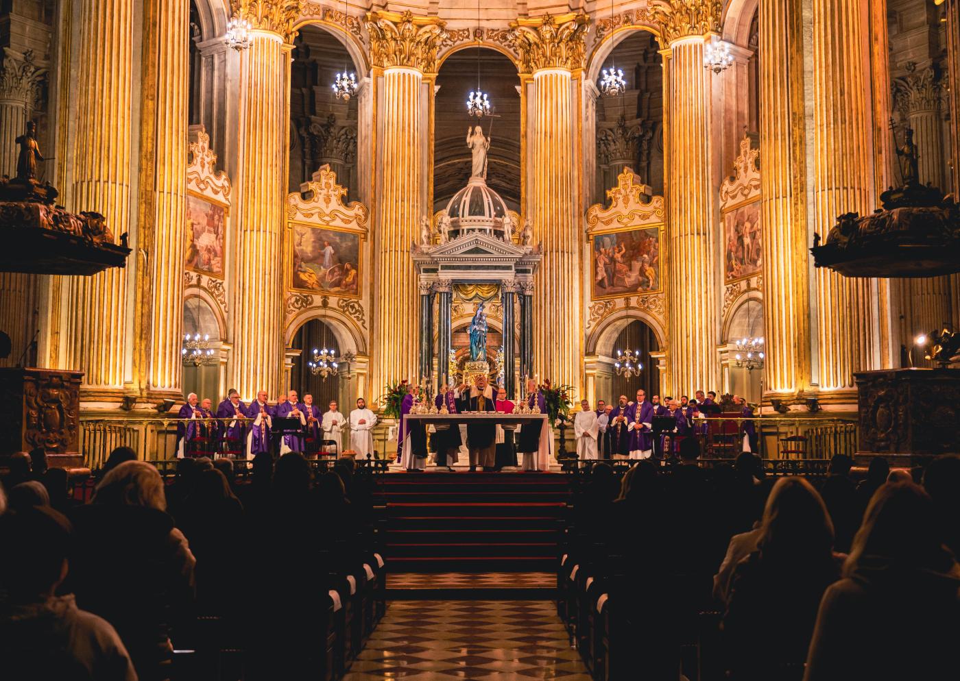 Misa por las víctimas del accidente ferroviario celebrada en la Catedral de Málaga