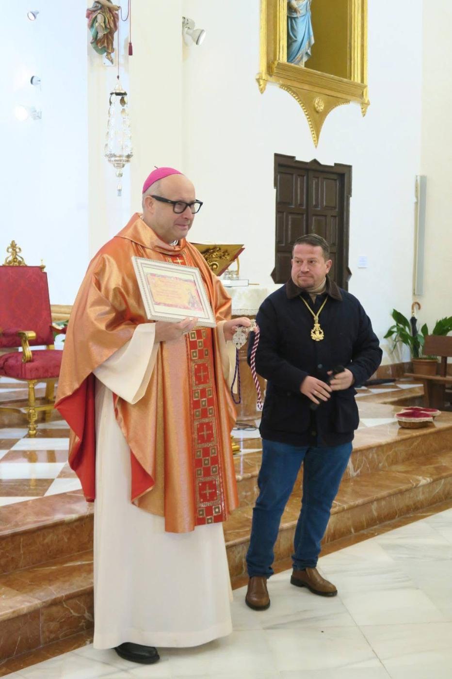 Colmenar celebra con alegría la visita del Obispo y el sacramento de la Confirmación