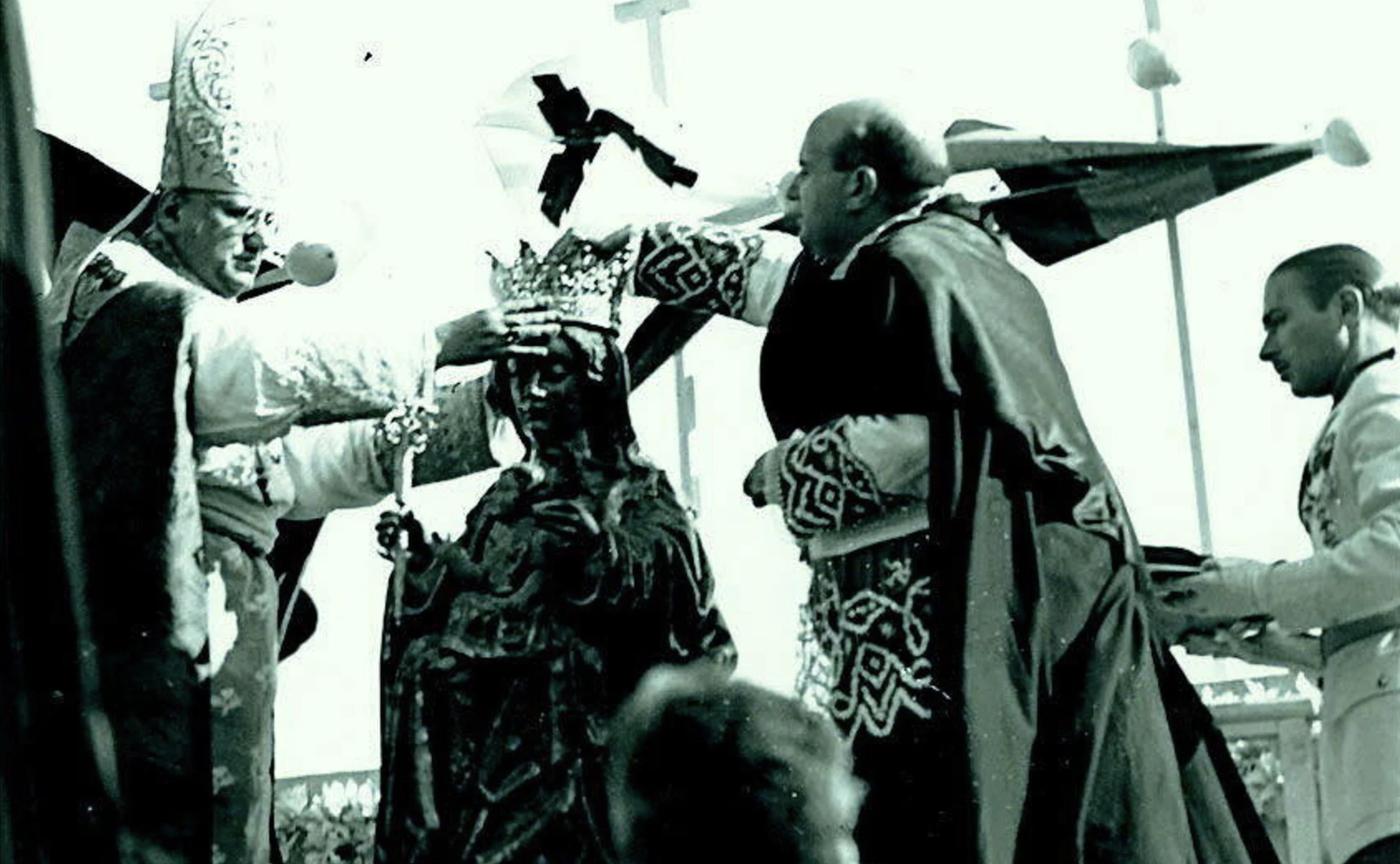 El 8 de febrero de 1943 fue coronada la Virgen de la Victoria
