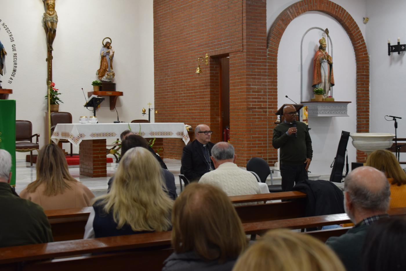 El Obispo, tras su visita: «El reto de futuro es dotar de una estructura arciprestal, dar cuerpo a la Iglesia en Melilla»